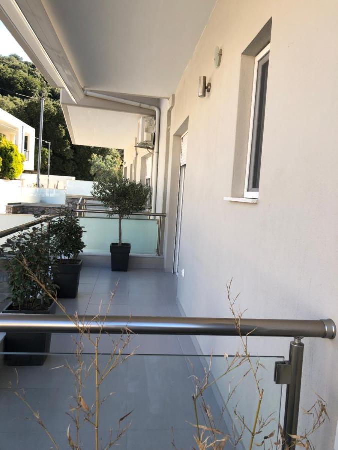 Vanessa House Luxury Apartments Skiathos Town Exterior photo