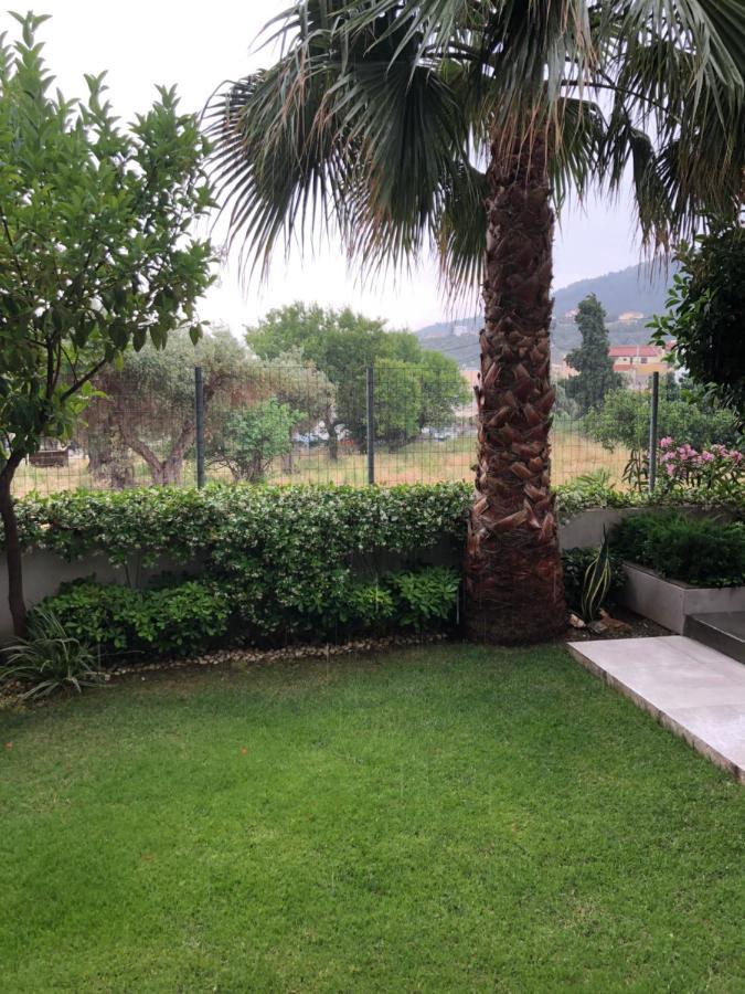Vanessa House Luxury Apartments Skiathos Town Exterior photo