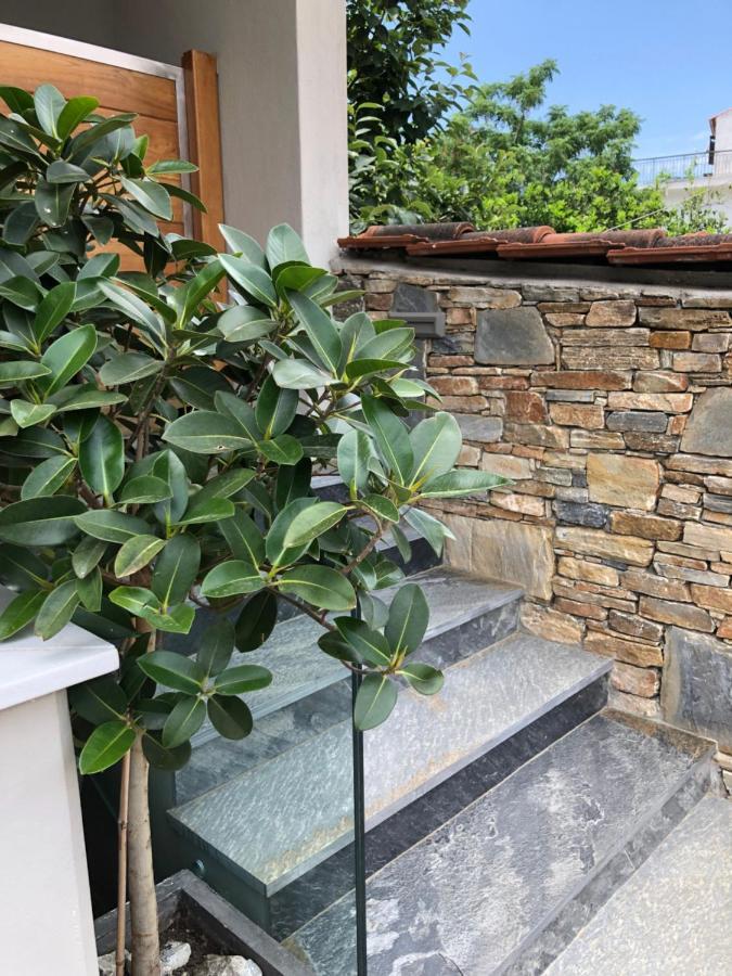 Vanessa House Luxury Apartments Skiathos Town Exterior photo