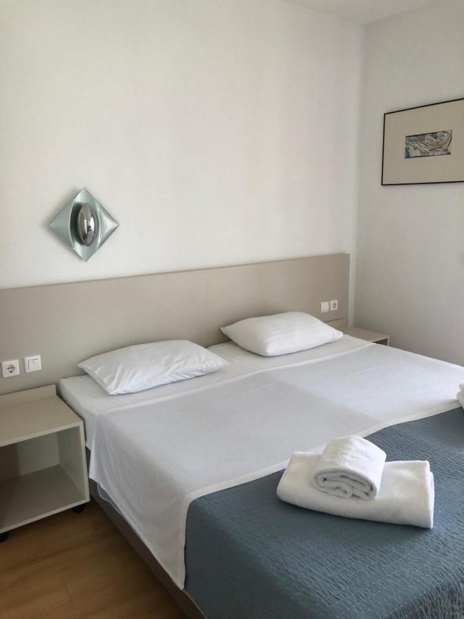 Vanessa House Luxury Apartments Skiathos Town Exterior photo