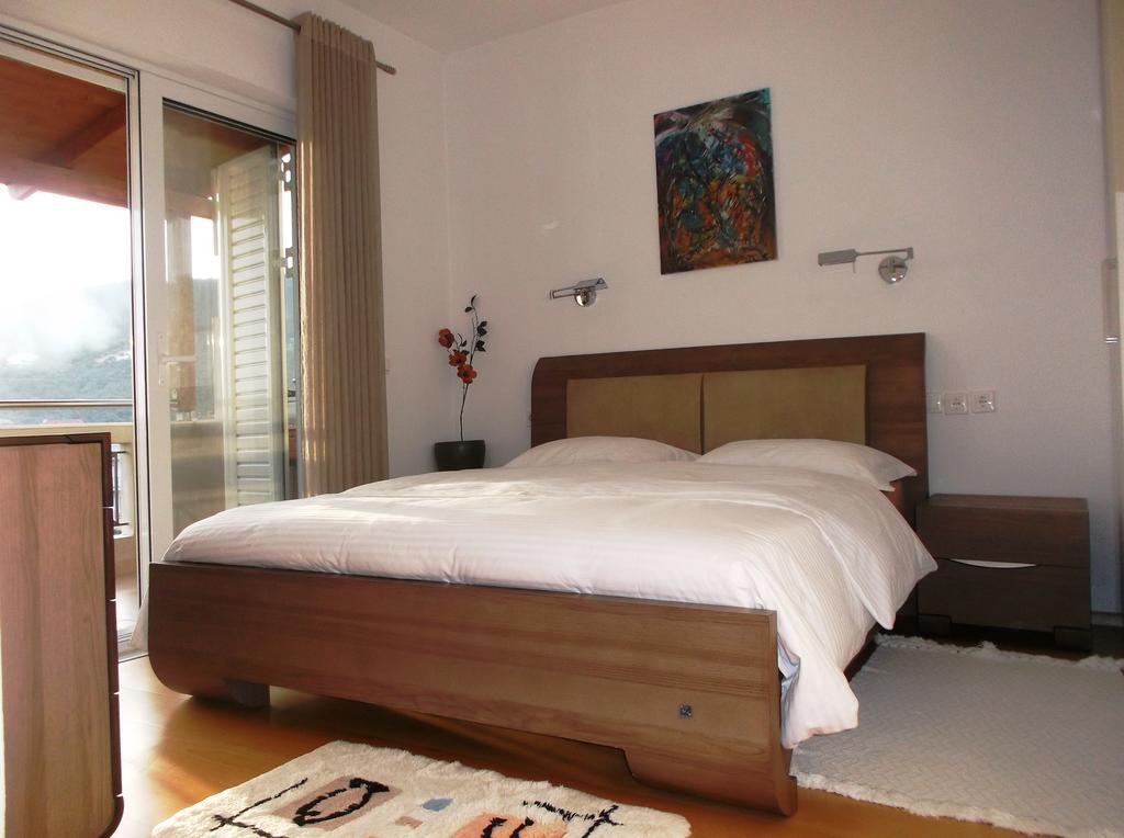 Vanessa House Luxury Apartments Skiathos Town Exterior photo