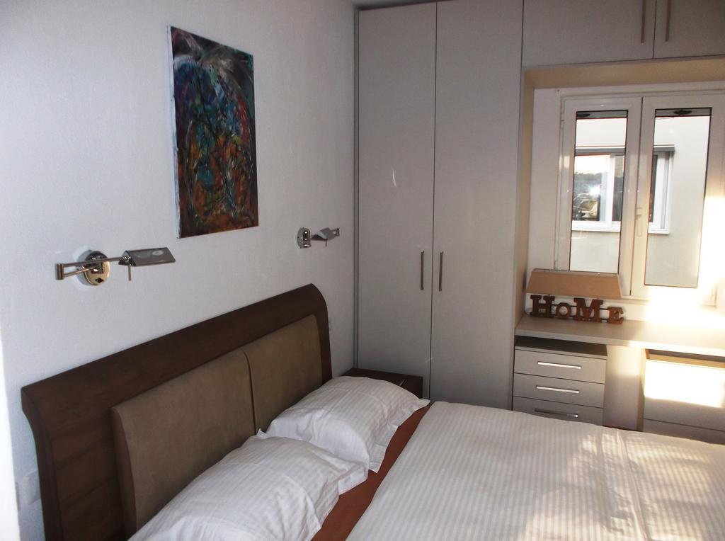Vanessa House Luxury Apartments Skiathos Town Exterior photo