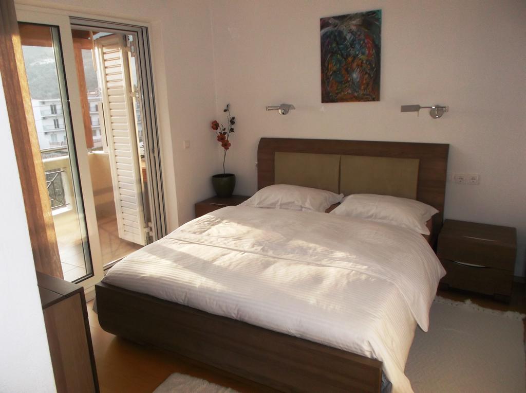 Vanessa House Luxury Apartments Skiathos Town Exterior photo